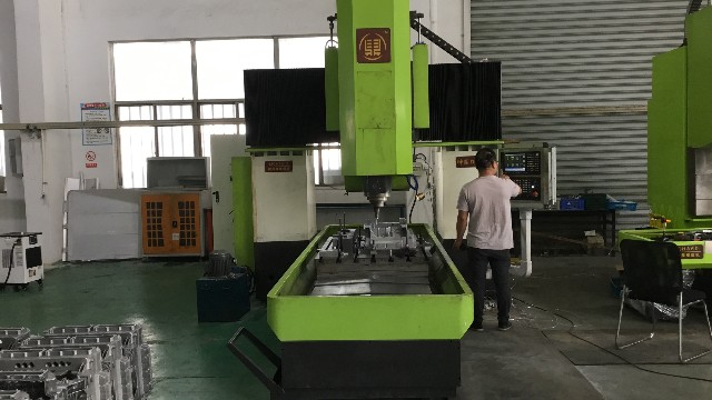 科鼎鑫數(shù)控—攪拌摩擦焊設備國內廠家！