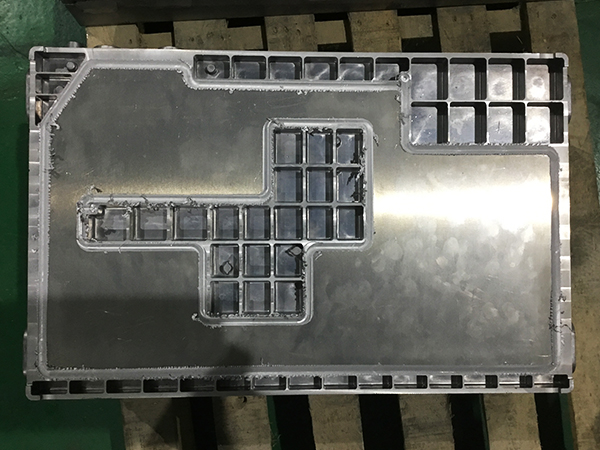 攪拌摩擦焊機(jī)新能源大巴車水冷箱 攪拌摩擦焊機(jī)新能源大巴車水冷箱